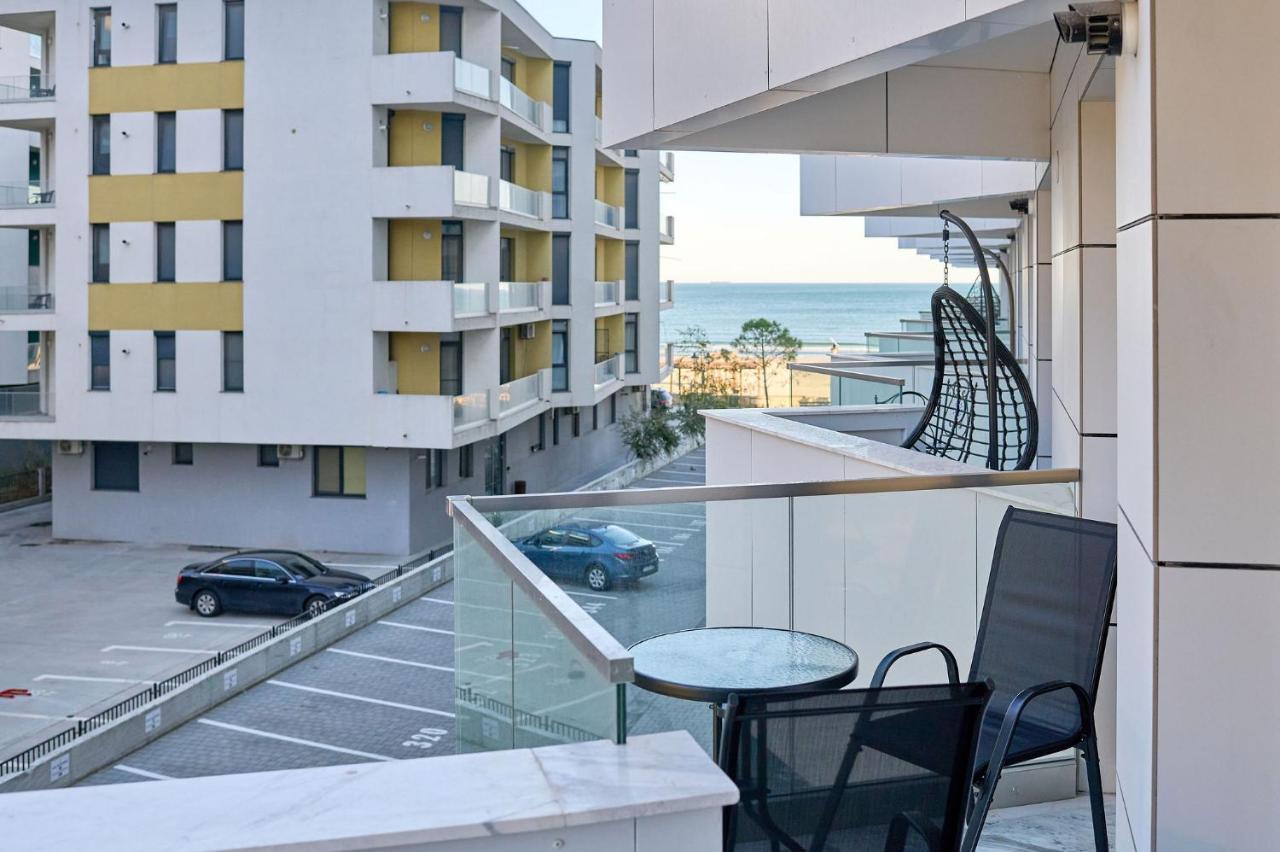 Mg Brothers Apartment In Infinity Beach Resort Mamaia Exteriör bild