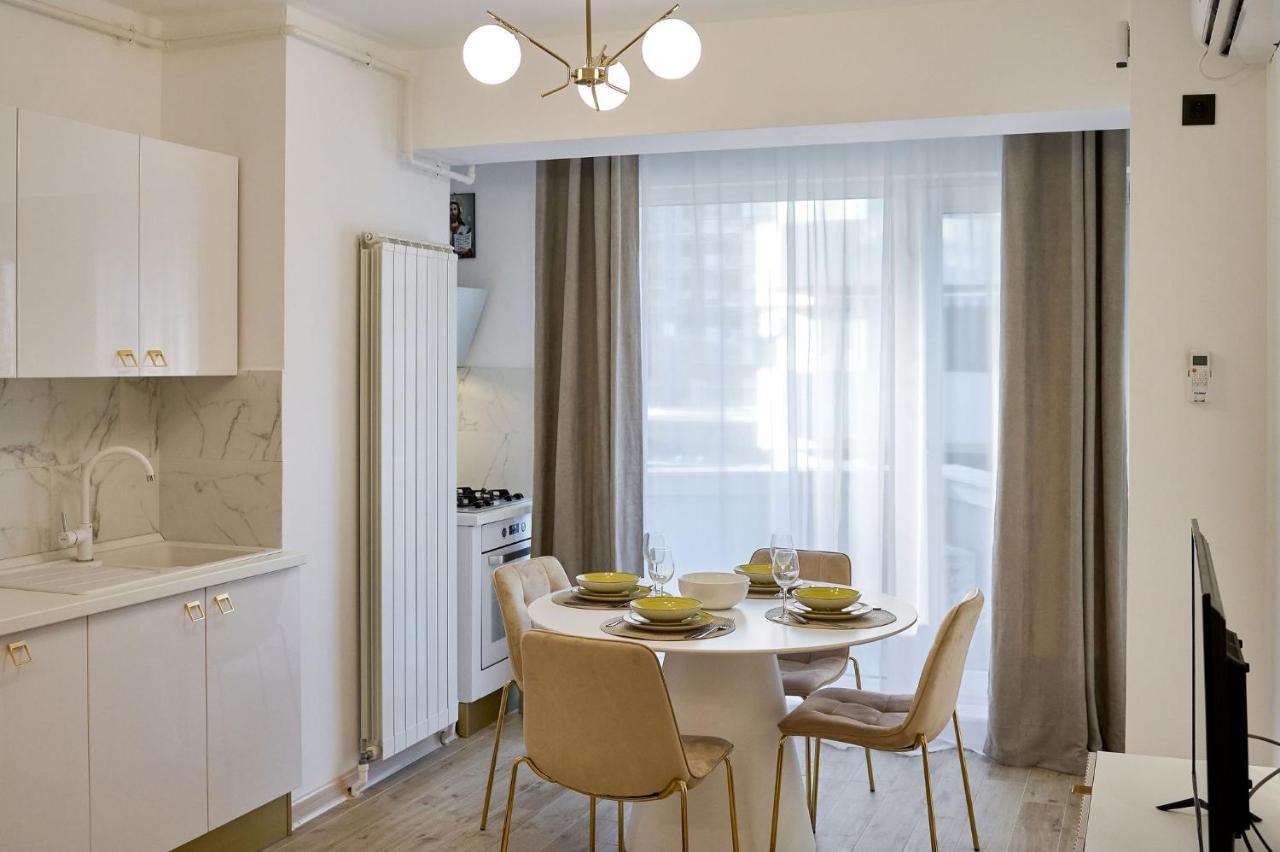 Mg Brothers Apartment In Infinity Beach Resort Mamaia Exteriör bild