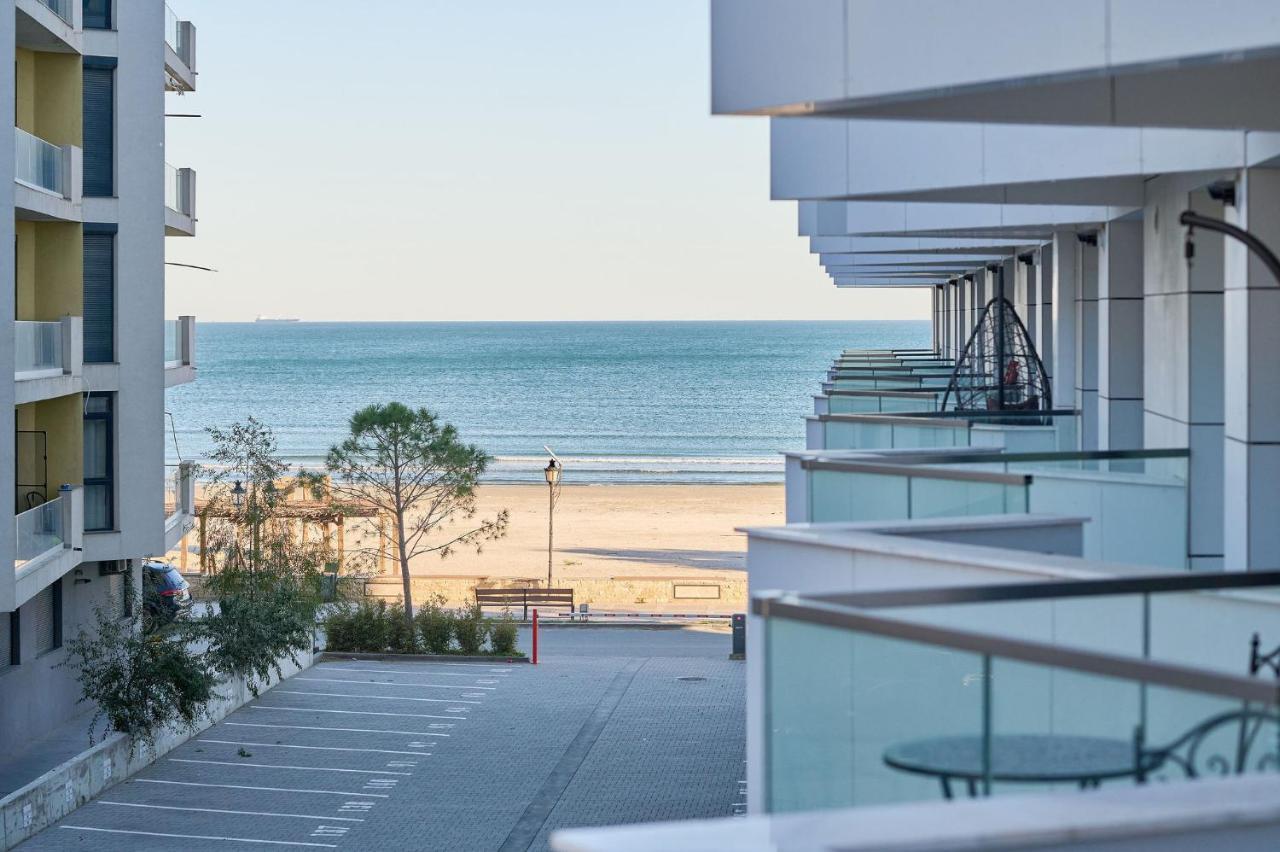 Mg Brothers Apartment In Infinity Beach Resort Mamaia Exteriör bild