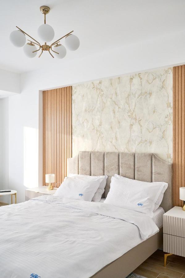 Mg Brothers Apartment In Infinity Beach Resort Mamaia Exteriör bild