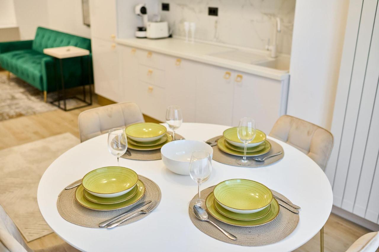 Mg Brothers Apartment In Infinity Beach Resort Mamaia Exteriör bild